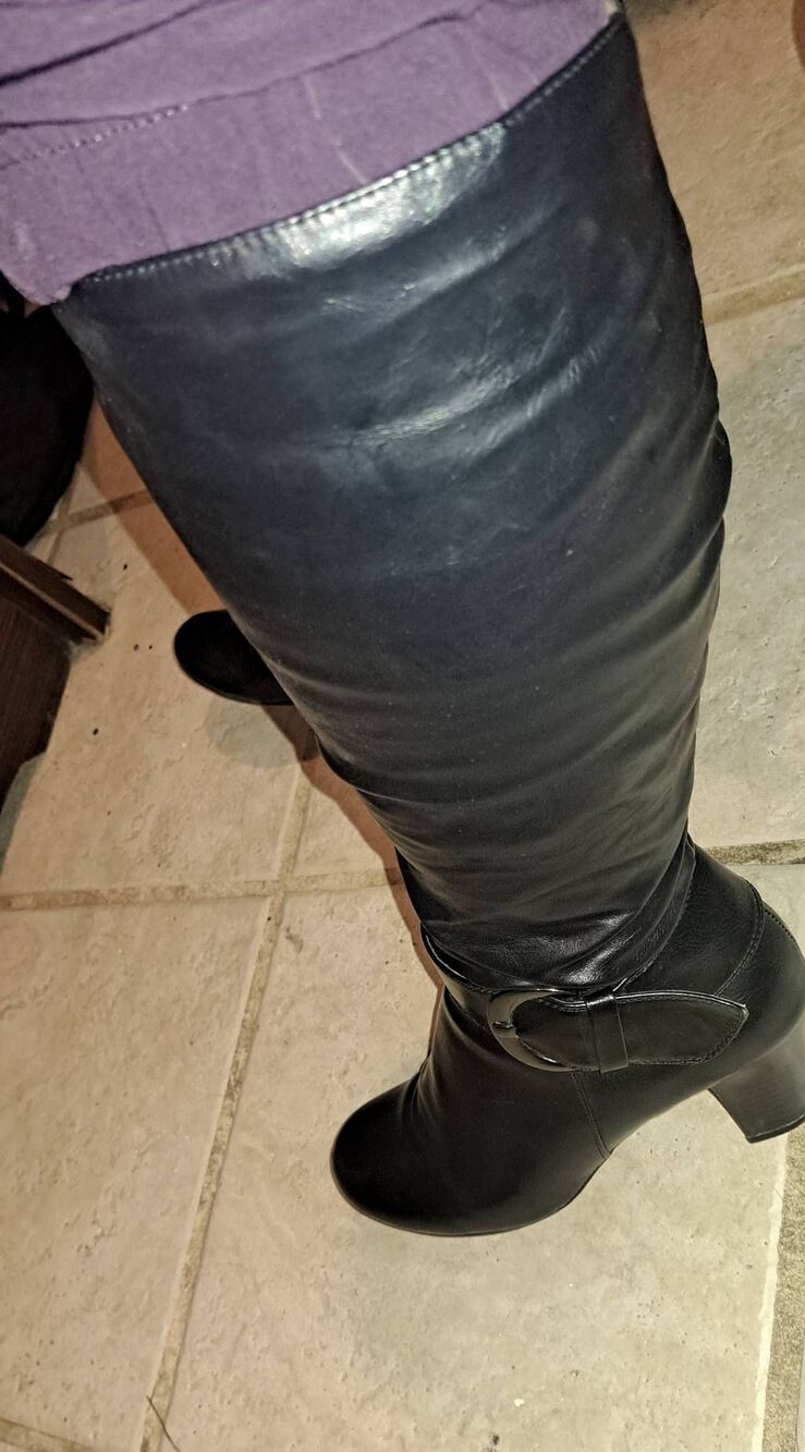Naturalizer Women’s 7.5M Black Knee High Boots Buckle Block Heel Side Zip